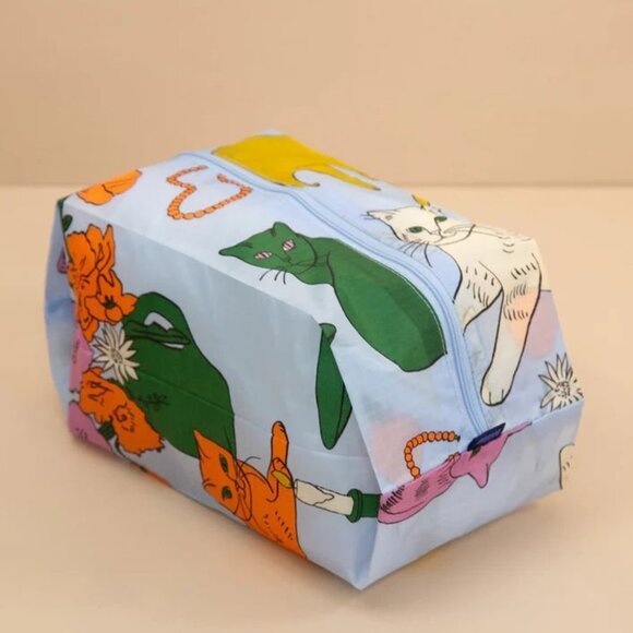 NWOT Baggu 3D Zip Pouch Medium - Table Cats (Still Life) - Picture 1 of 6